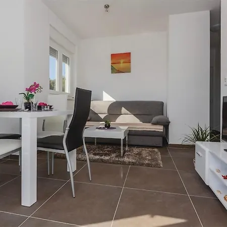 דירה One-bedroom Saldun With Sea View 09 טרוגיר