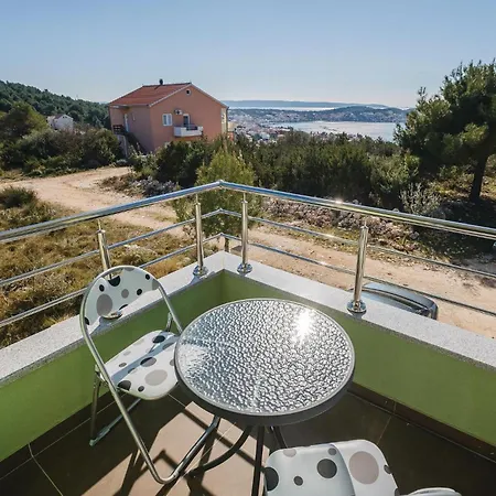 דירה One-bedroom Saldun With Sea View 09 *
